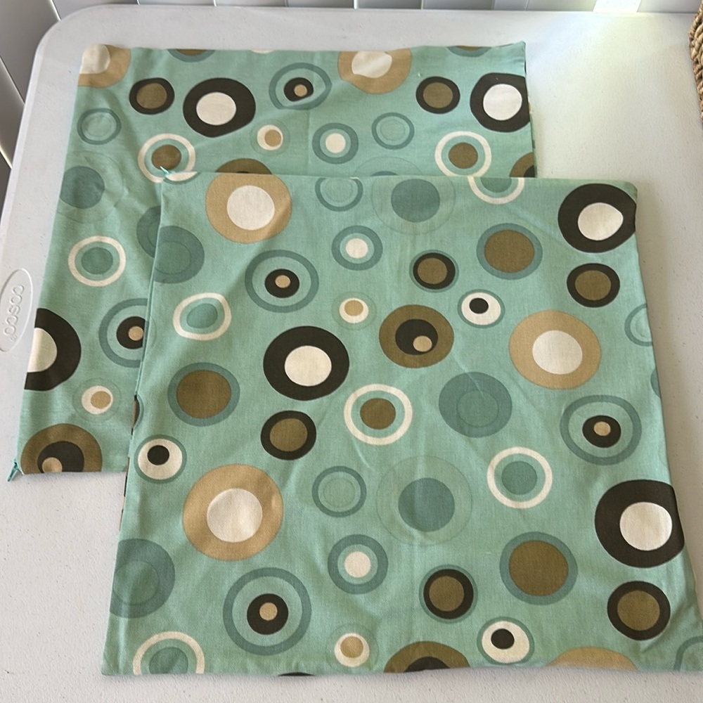 NWT Set of 2 18”x18” square pillowcases zipper pillow covers retro dot teal